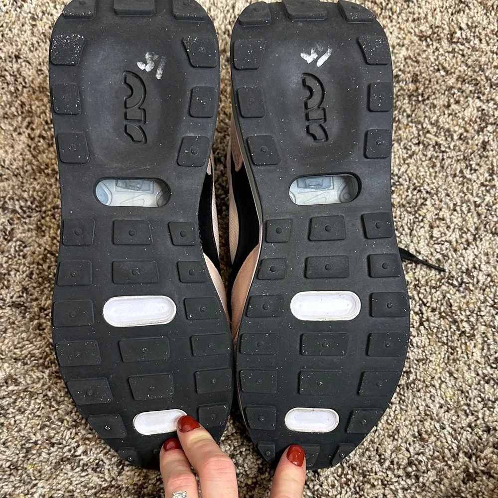 Nike Women's Beige and Black Sneakers - Picture 7 of 7